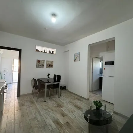 Peacefull Central Apartment *